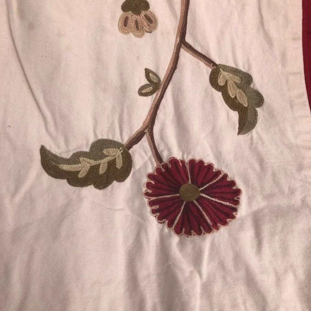 Beige‎ floral embroidered lined Table runner World Market tasseled 70